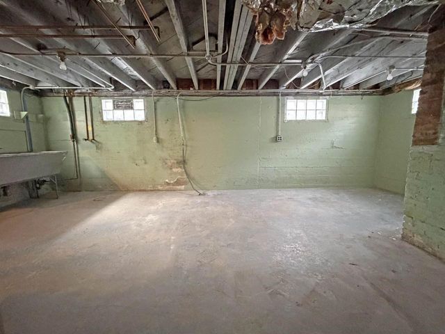 1211 WELLS STREET, Marinette, WI 54143