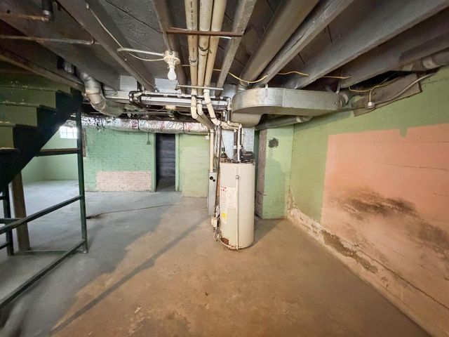 1211 WELLS STREET, Marinette, WI 54143