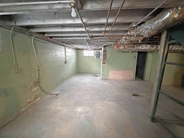 1211 WELLS STREET, Marinette, WI 54143