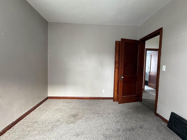 1211 WELLS STREET, Marinette, WI 54143