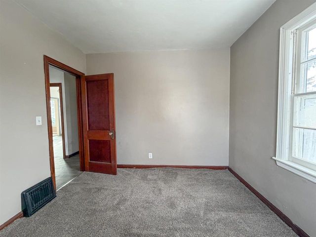 1211 WELLS STREET, Marinette, WI 54143