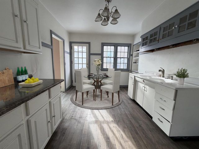 1211 WELLS STREET, Marinette, WI 54143