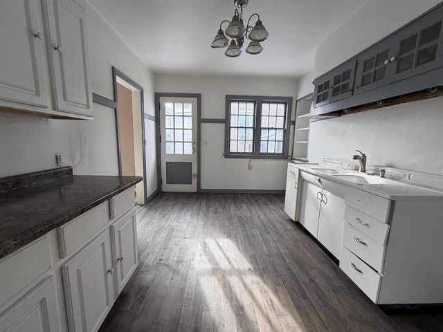 1211 WELLS STREET, Marinette, WI 54143