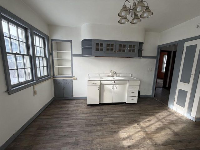 1211 WELLS STREET, Marinette, WI 54143