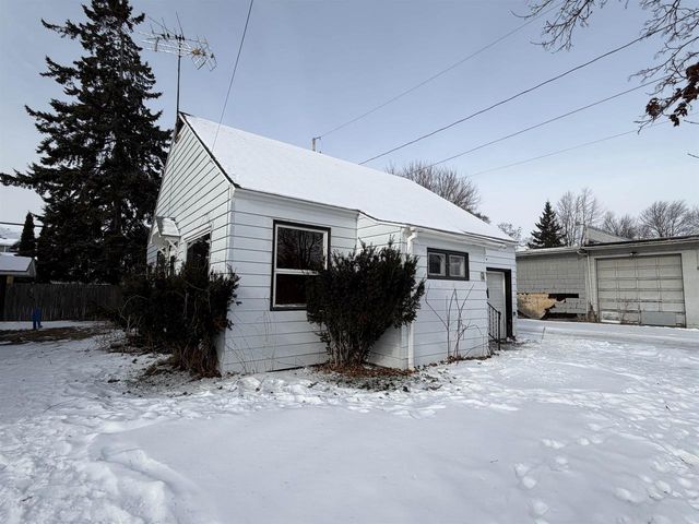 1211 WELLS STREET, Marinette, WI 54143