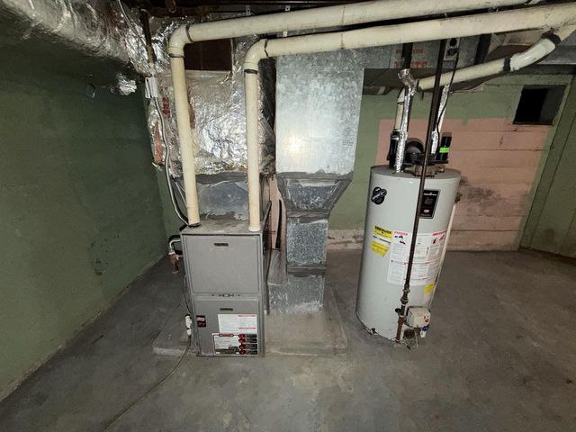 1211 WELLS STREET, Marinette, WI 54143