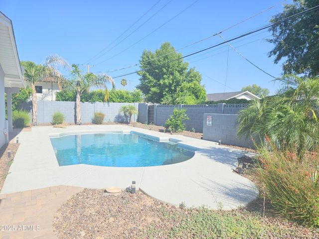 4139 E CLARENDON Avenue, Phoenix, AZ 85018