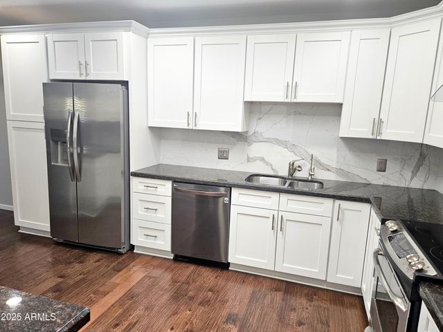 4139 E CLARENDON Avenue, Phoenix, AZ 85018