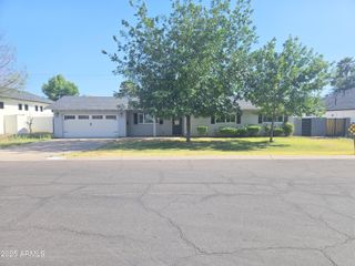 4139 E CLARENDON Avenue, Phoenix, AZ 85018