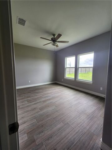 1869 Papa Mori Dr, Corpus Christi, TX 78414