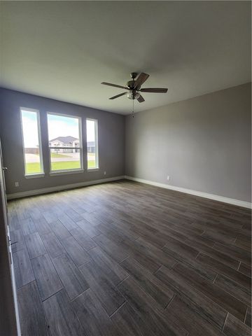 1869 Papa Mori Dr, Corpus Christi, TX 78414