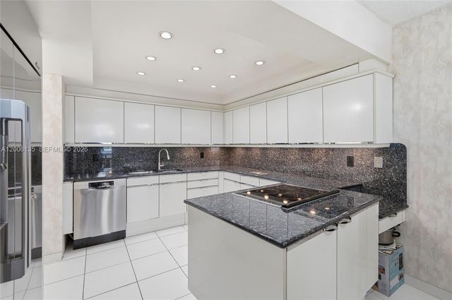 9801 Collins Avenue 14D, Bal Harbour, FL 33154