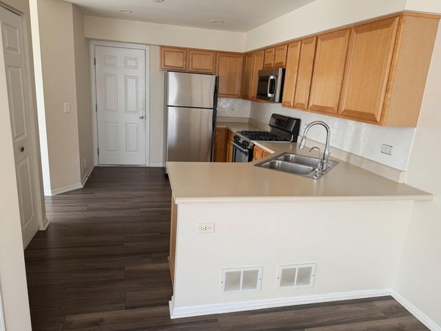 1334 FILLY Lane 1334, Bartlett, IL 60103