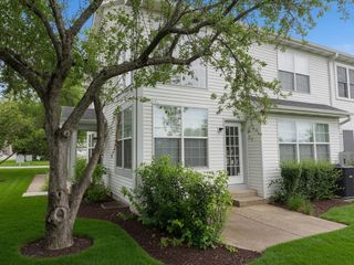 1334 FILLY Lane 1334, Bartlett, IL 60103