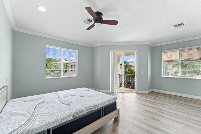 712 SE 2nd Street, Pompano Beach, FL 33060