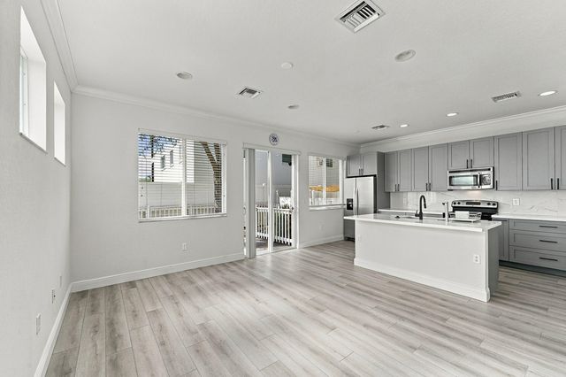 712 SE 2nd Street, Pompano Beach, FL 33060