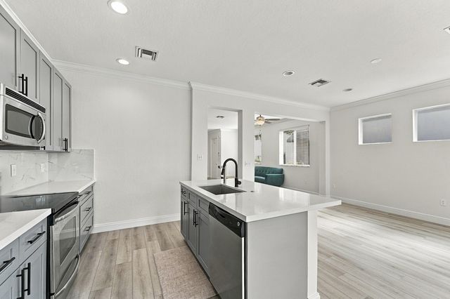 712 SE 2nd Street, Pompano Beach, FL 33060