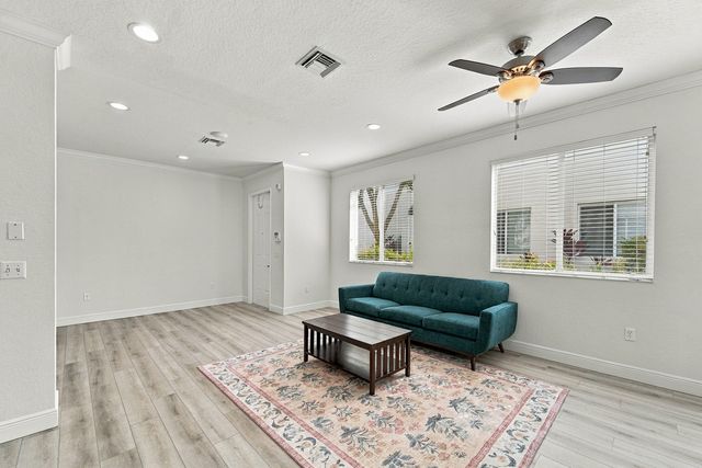 712 SE 2nd Street, Pompano Beach, FL 33060