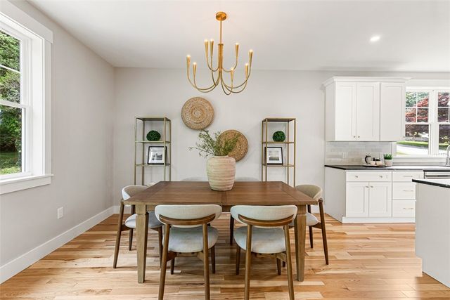 22 Farnsworth Avenue, Tiverton, RI 02878
