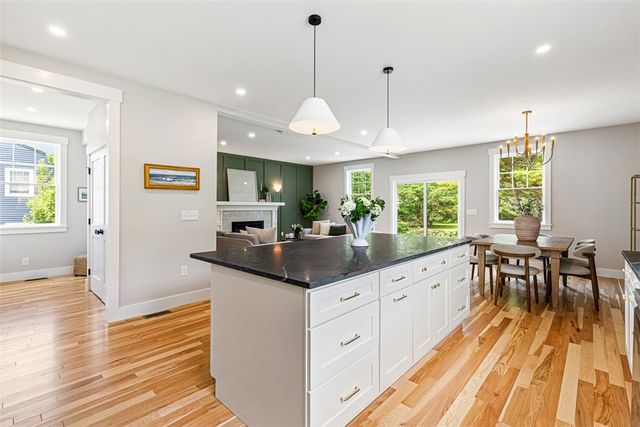 22 Farnsworth Avenue, Tiverton, RI 02878