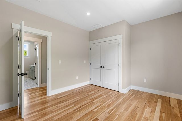 22 Farnsworth Avenue, Tiverton, RI 02878