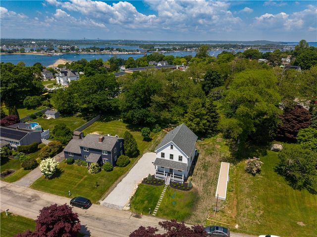22 Farnsworth Avenue, Tiverton, RI 02878