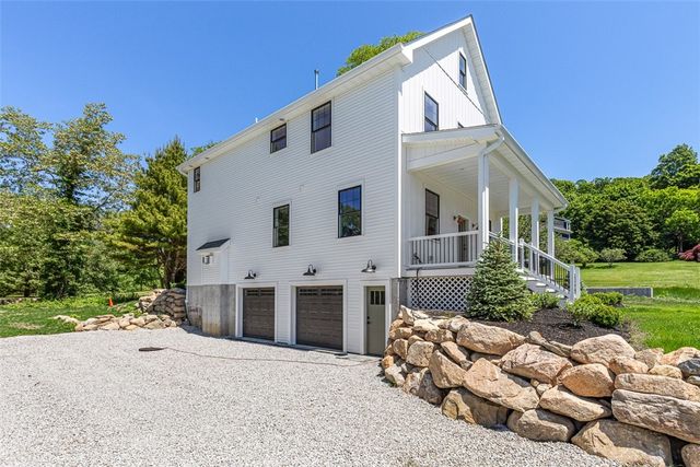 22 Farnsworth Avenue, Tiverton, RI 02878