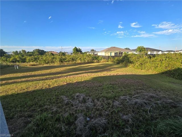 2514 31st ST SW, Lehigh Acres, FL 33976