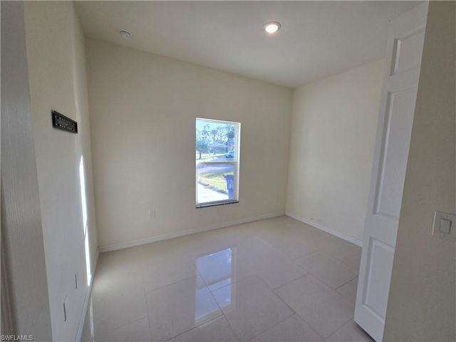 2514 31st ST SW, Lehigh Acres, FL 33976
