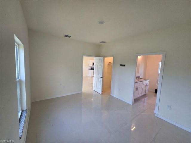 2514 31st ST SW, Lehigh Acres, FL 33976