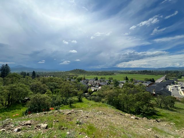 437 Pinnacle Ridge 80, Eagle Point, OR 97524