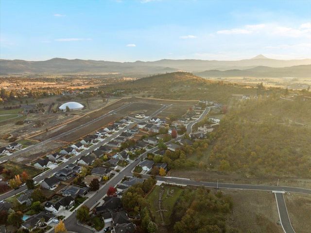 437 Pinnacle Ridge 80, Eagle Point, OR 97524