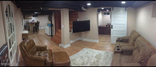 405 Breckenridge Ln, Norbourne Estates, KY 40207