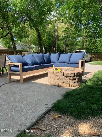 405 Breckenridge Ln, Norbourne Estates, KY 40207