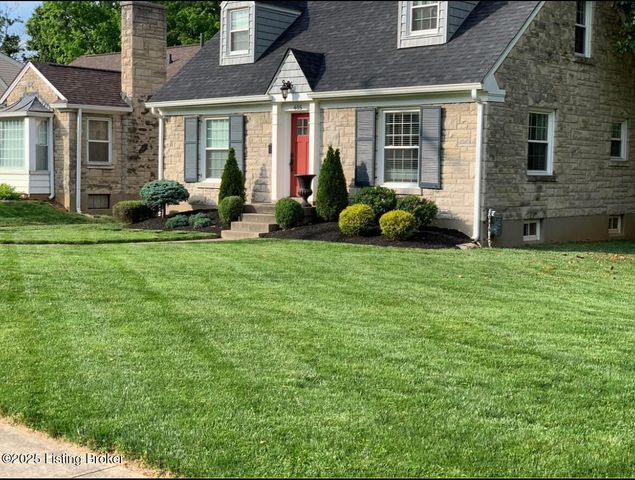 405 Breckenridge Ln, Norbourne Estates, KY 40207