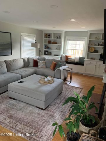 405 Breckenridge Ln, Norbourne Estates, KY 40207