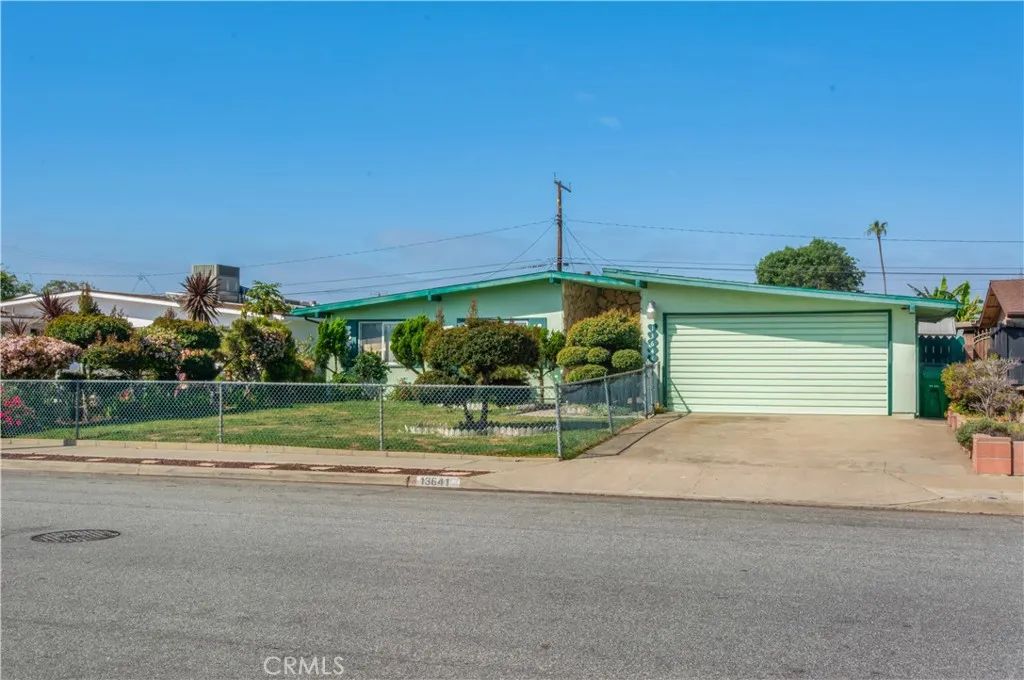 13641 Yosemite, Westminster, CA 92683