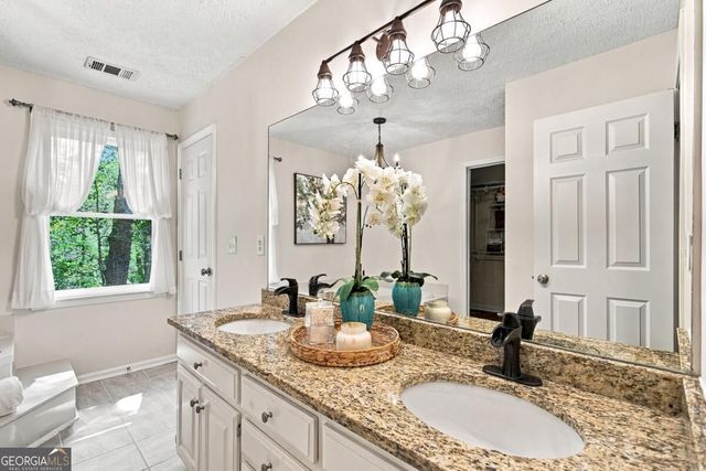 2038 Laurel Cove, Ball Ground, GA 30107