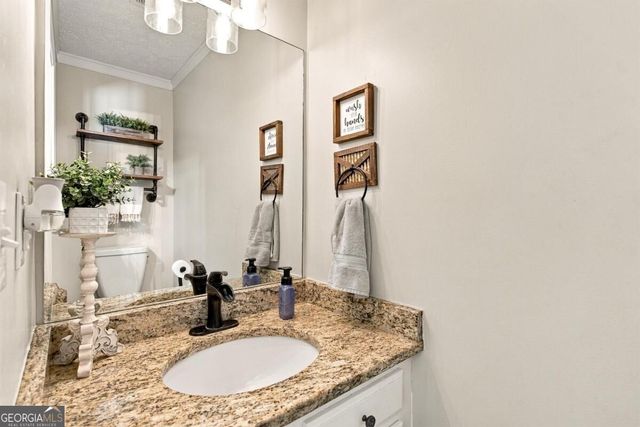 2038 Laurel Cove, Ball Ground, GA 30107