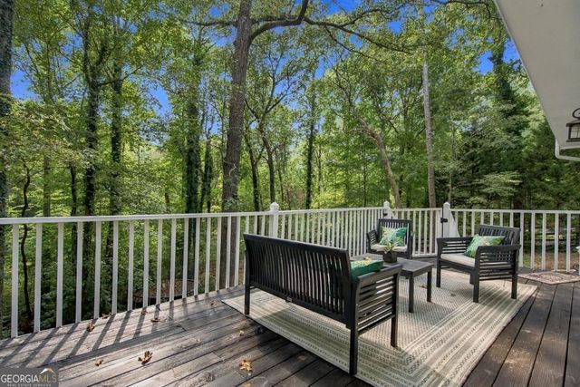 2038 Laurel Cove, Ball Ground, GA 30107