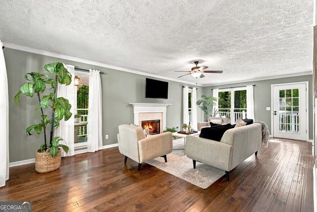 2038 Laurel Cove, Ball Ground, GA 30107