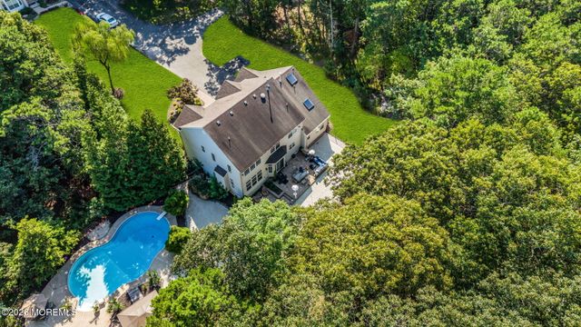 19 Whisper Way, Barnegat, NJ 08005