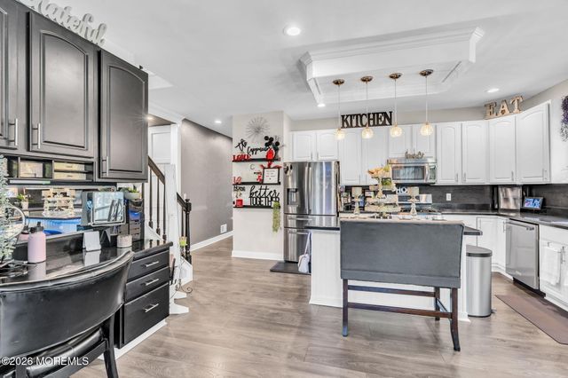 19 Whisper Way, Barnegat, NJ 08005