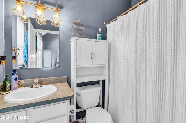 19 Whisper Way, Barnegat, NJ 08005