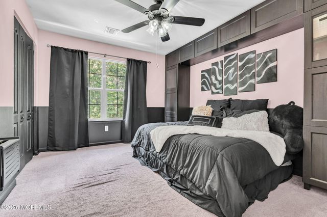 19 Whisper Way, Barnegat, NJ 08005