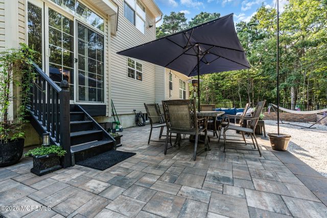 19 Whisper Way, Barnegat, NJ 08005