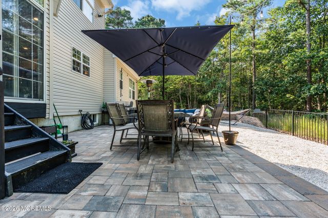 19 Whisper Way, Barnegat, NJ 08005