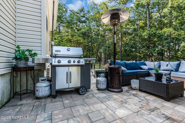 19 Whisper Way, Barnegat, NJ 08005