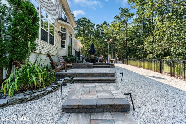 19 Whisper Way, Barnegat, NJ 08005