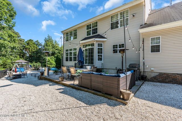 19 Whisper Way, Barnegat, NJ 08005